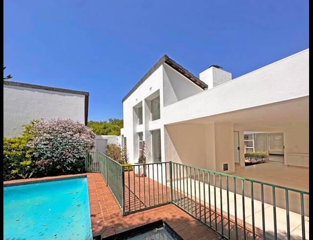 3 BEDROOM TOWNHOUSE FOR SALE IN SANDOWN